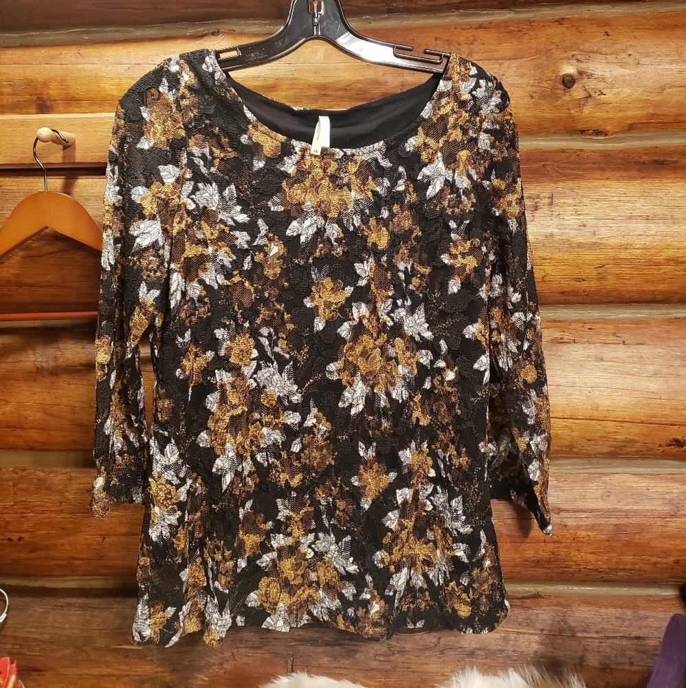 💙3/$25💙White Stag SzLg Nice top!